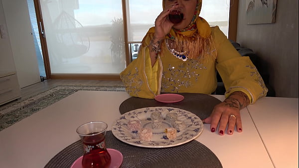 Horny Stepson Fucked His Big Ass Arab Stepmom In Hijab