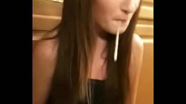  Jugando Con Su Lengua