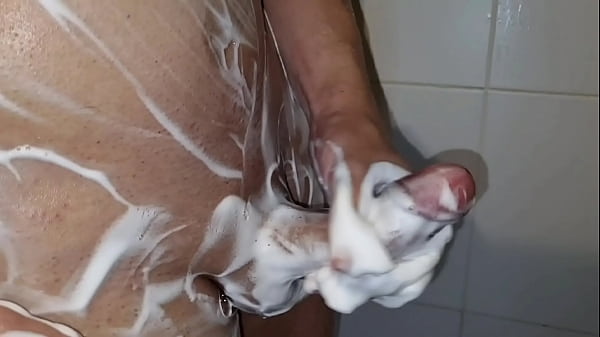 I watched my friend in the bath and I couldn't resist... WHAT A YUMMY PICK