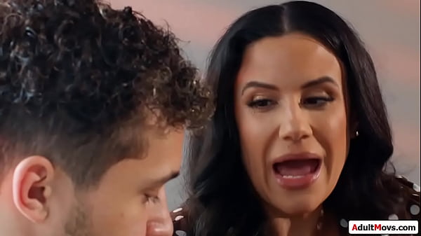 I have this super hot cougar I can fuck