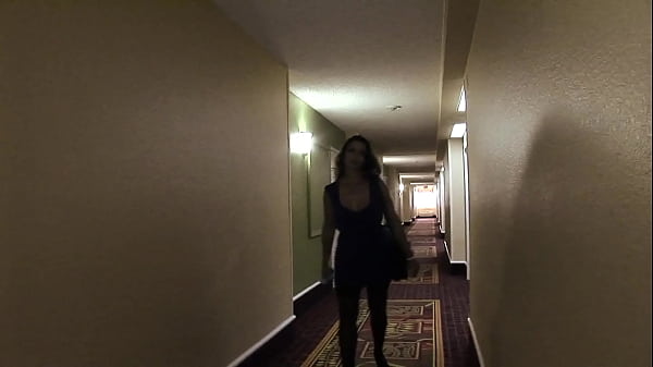 Aaralyn Barra se fait d&eacute;foncer par une grosse bite noire