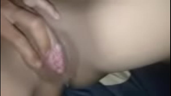 Fucking the pussy of a beautiful Asian girl with a beautiful clit, worth fucking her pussy until she cums inside, making her clit wet, her moans making the cock extremely hard.