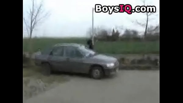 Blue eyes and pink pussy in the car - sex video
