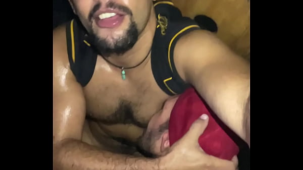 ESSE CUZINHO GOSTOSO SENDO APRECIADO DENTRO DAS...