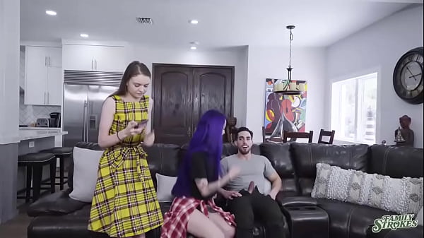 Stepsis n stepbro fuck n lick stepcousin - FamilyStrokes