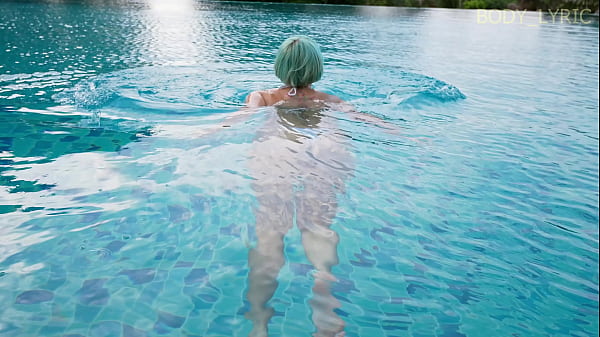 Stepsister in a new swimsuit seduced her stepbrother