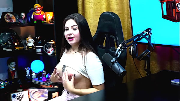 Download Video - Andriza Haack avalia o pau do Ruan&comma; ela gostou tanto que tirou a roupa e seduziu ele&excl; - P&aacute;pum no Barraco&excl; COMPLETO NO SHEER&sol;RED