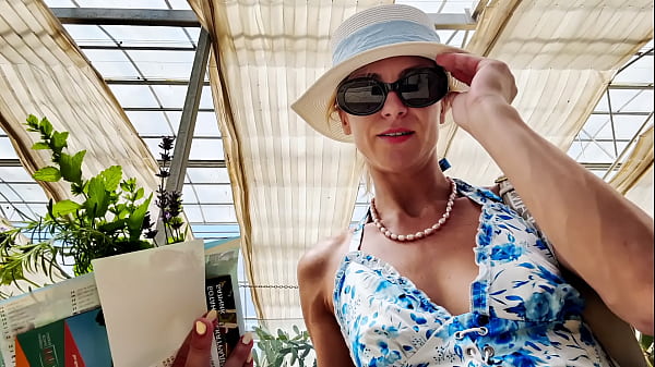 Download Video - Visiting a castle in beatiful sea promenade town holiday VLOG