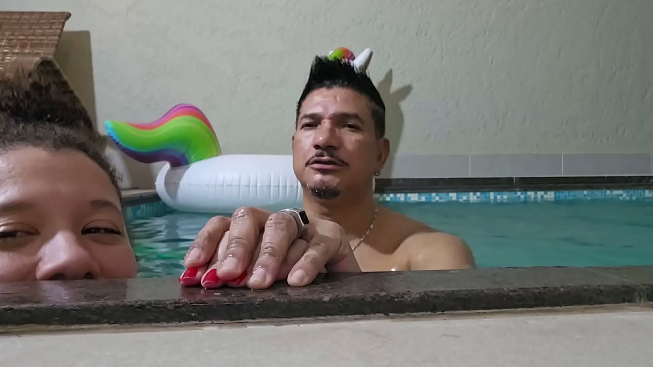 Brincadeirinha na piscina com o dotado