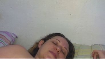 Fell on the Net woman leaves cuckold at home and goes to her lover and records and sends it to the cuckold