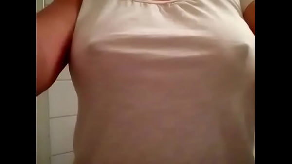 Hott MILF fingering pussy