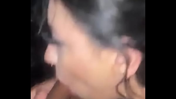 Oral in the car, drooling on the cock