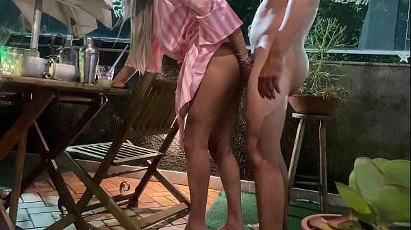 FUDENDO O CUZINHO DA SAFADA NA FESTA - FUNK, BE...