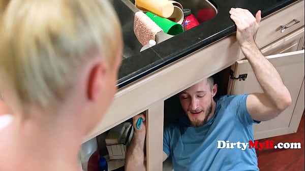 Hot MILF Kate Dee Never Pays Plumbers