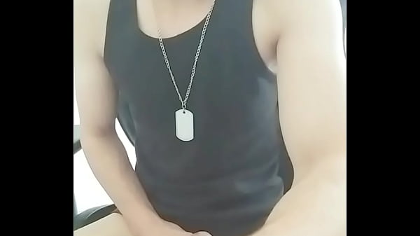 Str8 Sexy Guy Akan Se Branle Et Jouit Pour Les Filles