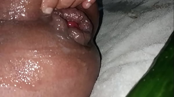 Download Video - Pushing n gapping my ass Yammy rosebud's