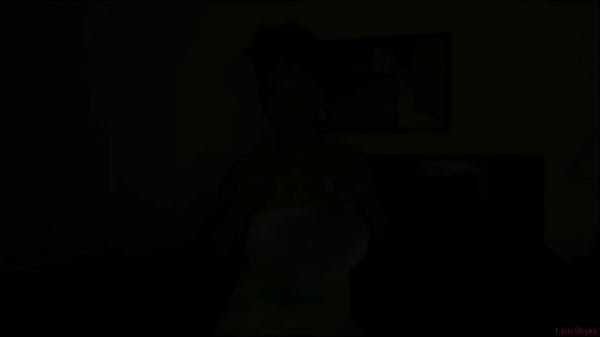 Ebony Babe Lyric Sky Titanic Tit Worship-Can you guess what size?