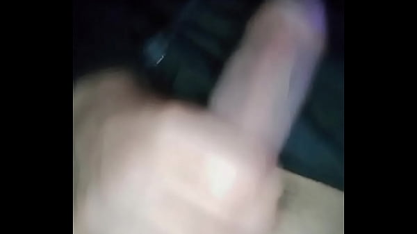 Quelqu'un Veut Essayer La Bite De Cette Fille De Quinze Ans ?