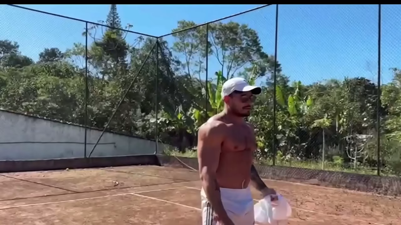 MEU AMIGO PERDEU NO TENOS E A PRENDA FOI ME MAMAR E ME DAR