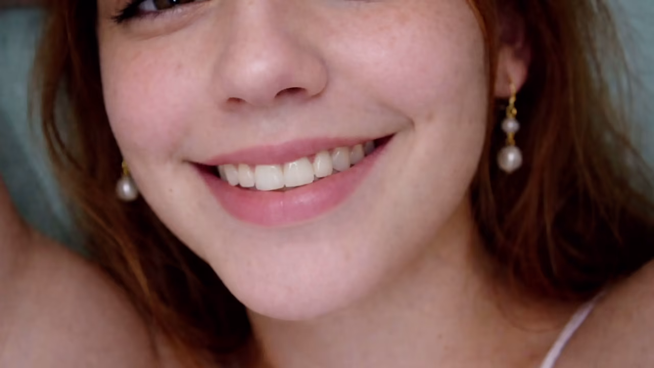 Finalmente consegui foder a novinha da academia. Fudi sua buceta apertadinha e gostosa sem camisinha. Que Del&iacute_cia de branquinha!