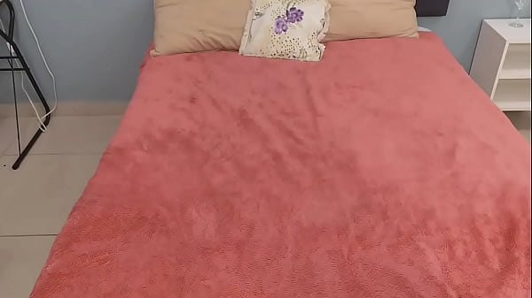This young girl is hot and knows how to fuck.