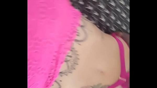 Disponible tous l après-midi pour des show hots