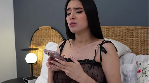 The doctor fucks me mercilessly, even though I'm pregnant - AMBAR PRADA