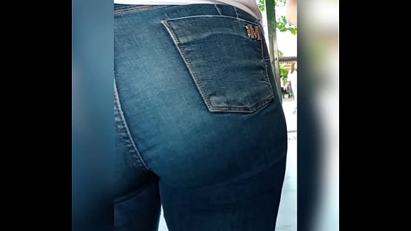 Bunda grande e gostosa pra ficar de pau duro