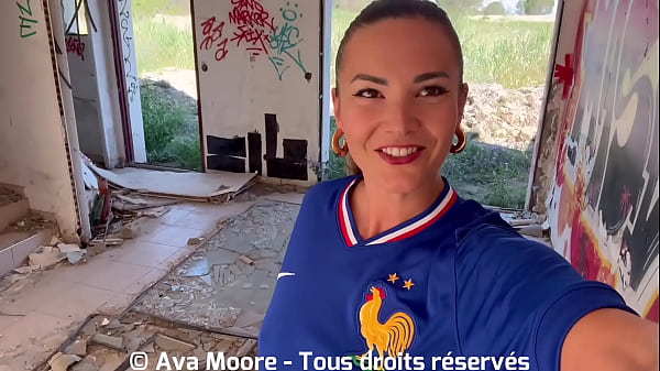 Download Video - BUKKAKE GEANT - Salope Fran&ccedil;aise Suce Des Inconnus pour l'Euro 2024 de Football