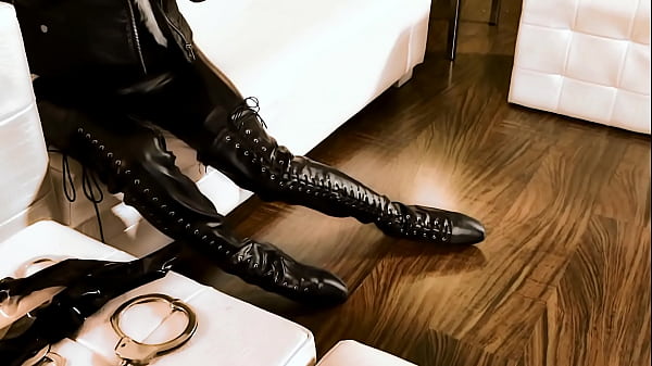 Fetish  Leather Girl [ b. Play]
