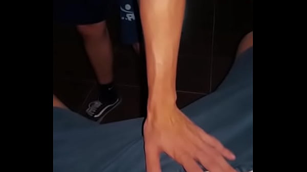 Download Video - ME SIENTO EN LA POLLA DE MI COMPA HETERO POR PRIMERA VEZ