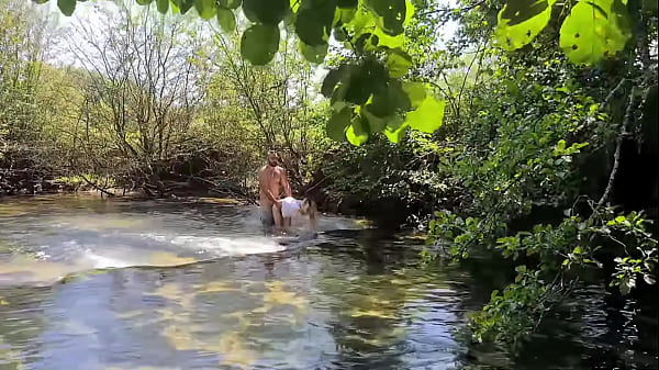 Download Video - COUPLE GETS CAUGHT WHILE HE FUCKS HER IN THE ASS OUTDOOR 1of2