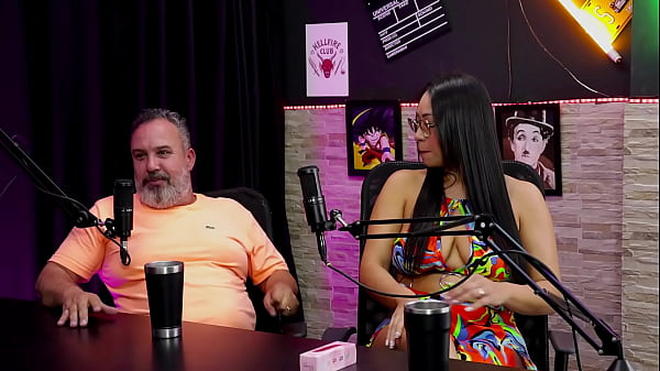 Download Video - Foi reconhecido e pensaram que iria comer a sogra&comma; o 'Carona do TED' &eacute; conhecido mundialmente&comma; tem muita chupada&comma; se assustou com os policiais&comma; e n&atilde;o bate siririca - Binho TED &lpar;TED Oficial&rpar; &lpar;WATCH ON&colon;