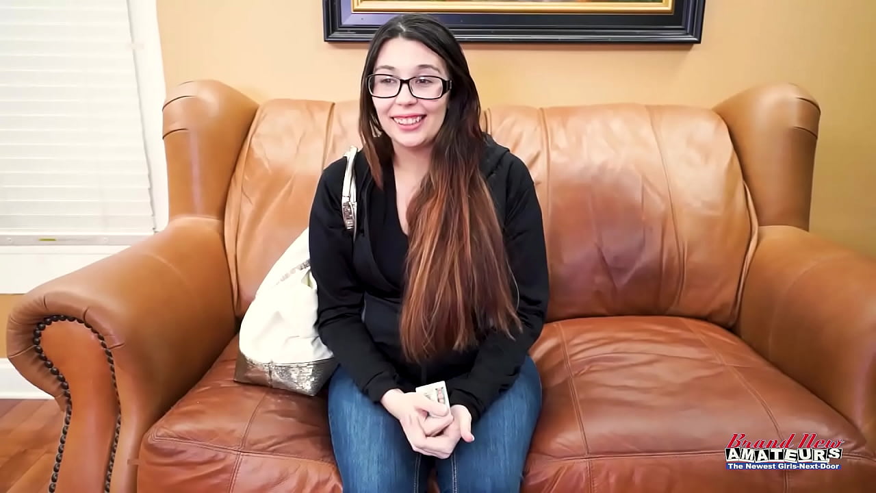 ¡La linda morena nerd Fiona Ryder chupa una polla y le follan el coño!
                    anal interracial ass milf blowjob brunette doggystyle tattoo amateur curvy ass to mouth rimming black hair facial cumshot hairy pussy curvy body shaved hair shaved pussy hair muchos negros