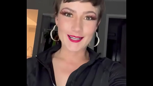 The curls ??? I just can’t stop cutting them off ️What do you think I should do with my hair??