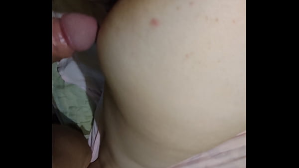Roughly fucked a friend's wife, inserting a butt plug and cum on the ass. [Homemade]