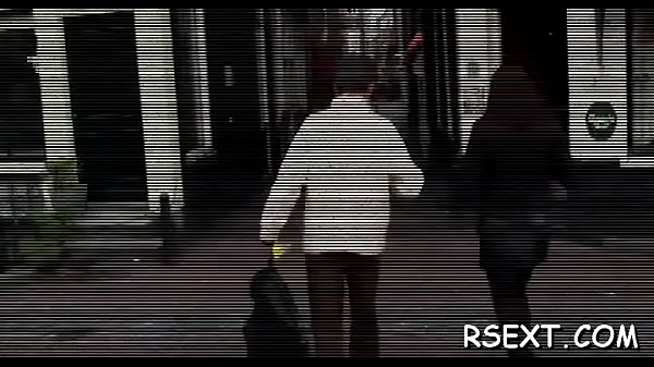 Babe gets licked and copulates