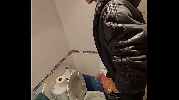 FUCKING IN THE TOILET!!