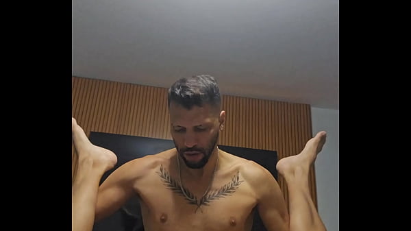 Eu e meu primo sozinho, arrombei cu dele