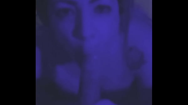 我让这个妓女来吸鸡巴（在我的 Pau 专辑中跳到她脸上）