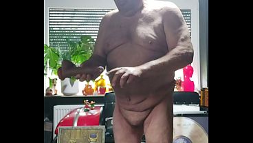 Willy Dreckstraeter masturbates with a dildo