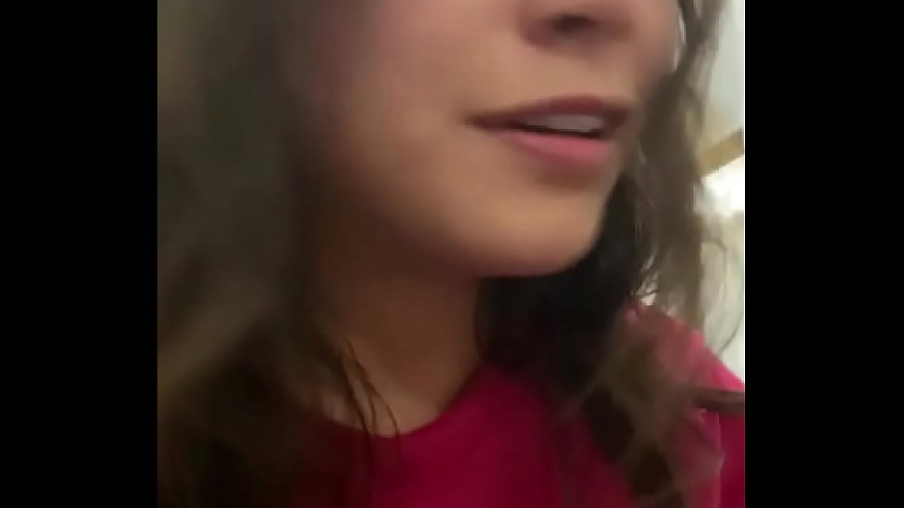 Gia Kush se masturba durante un sismo
                   masturbation gia kush muchos negros