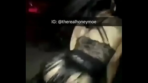 Honeymoe Birthday s. Twerk