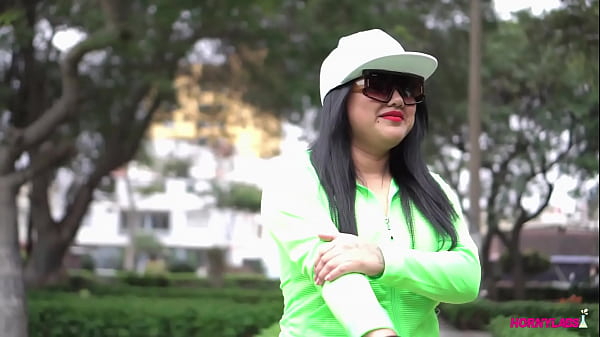 Download Video - Jovencita sali&oacute; a entrenar y encontr&oacute; a un chico que le di&oacute; algunas rutinas y algo m&aacute;s - Cielo Mart&iacute;nez &lpar;COMPLETO EN RED&rpar;