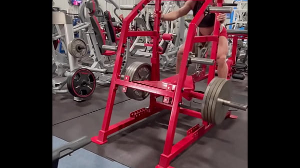 Them slooooowwwww squats tho  Happy Friday - Lemme see your FLEX