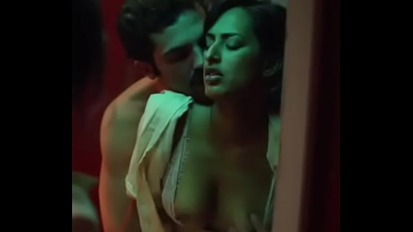 What is the name of this actress