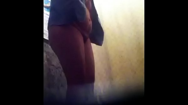 Download Video - Lesly Rmz Mi Cu&ntilde;ada Mostrando Sus Enormes y Ricas Tetas y Ese Rico Y Gigante Culo