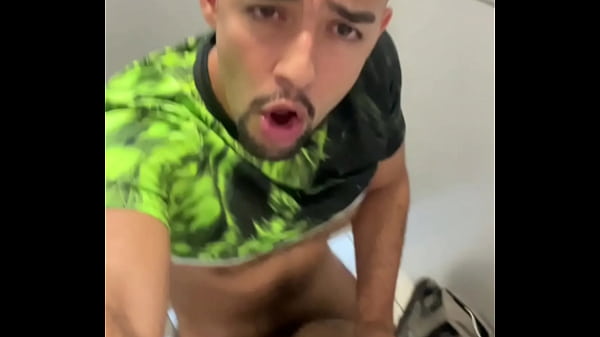 Fodeu o rabo do novo vizinho na noite de natal,...