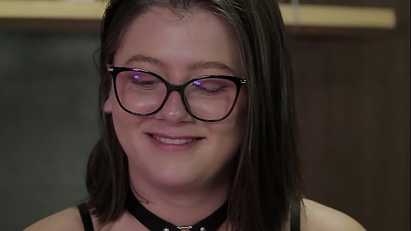 Newgirl Gabriella Manhães really likes huge toys