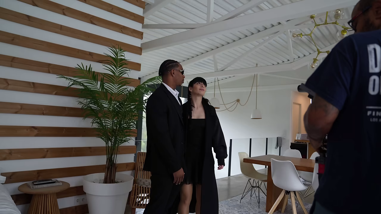 italiana se follaba a los dos amigos al mismo tiempo ahora ellos tomar&aacute_n venganza